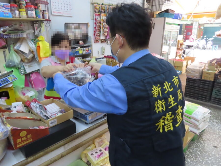 圖／新北市政府衛生局針對粽子、鹼粽、醬料，及常用的食材餡料進行抽驗。（圖／新北市政府衛生局提供）