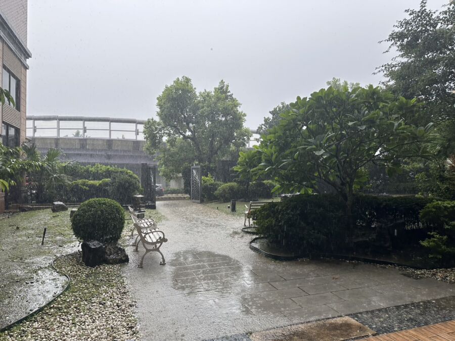 端午連假雷雨開炸5縣市　民眾出遊一片哀號：全濕了