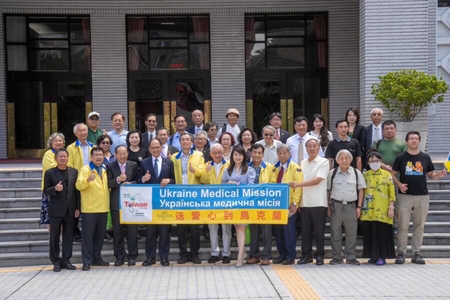 圖／立法院今（28）日舉行「北美洲台灣人醫師協會烏克蘭義診團」出發前記者會。（圖／立法院提供）