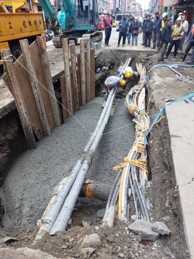 圖／新北市近期因工程的開挖，導致地下管線破損、水管漏水事件頻傳。（新北市議員黃淑君提供）