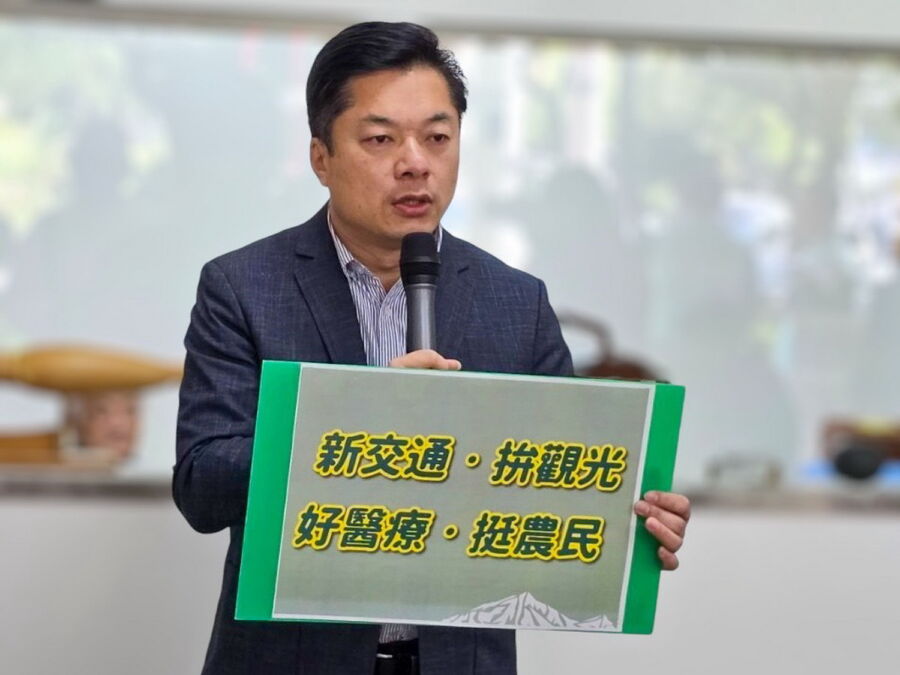 圖／陳俊宇表示，今年度在立法院推動及爭取建設的重點，包括「交通」、「觀光」、「醫療」、「產業」四大方向。（立委陳俊宇服務處提供）