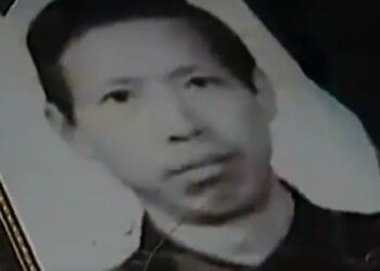 丈夫去世2天「穿壽衣坐在客廳」！妻子一看嚇壞：你是誰