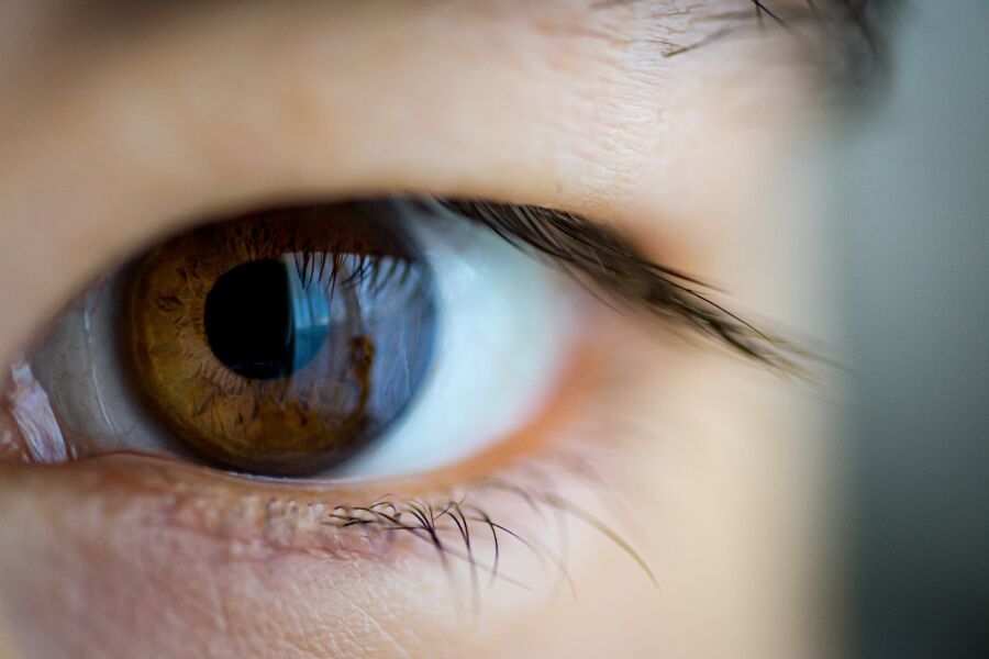 角膜破裂又白內障險失明　醫師靠一招拯救惡「視」力