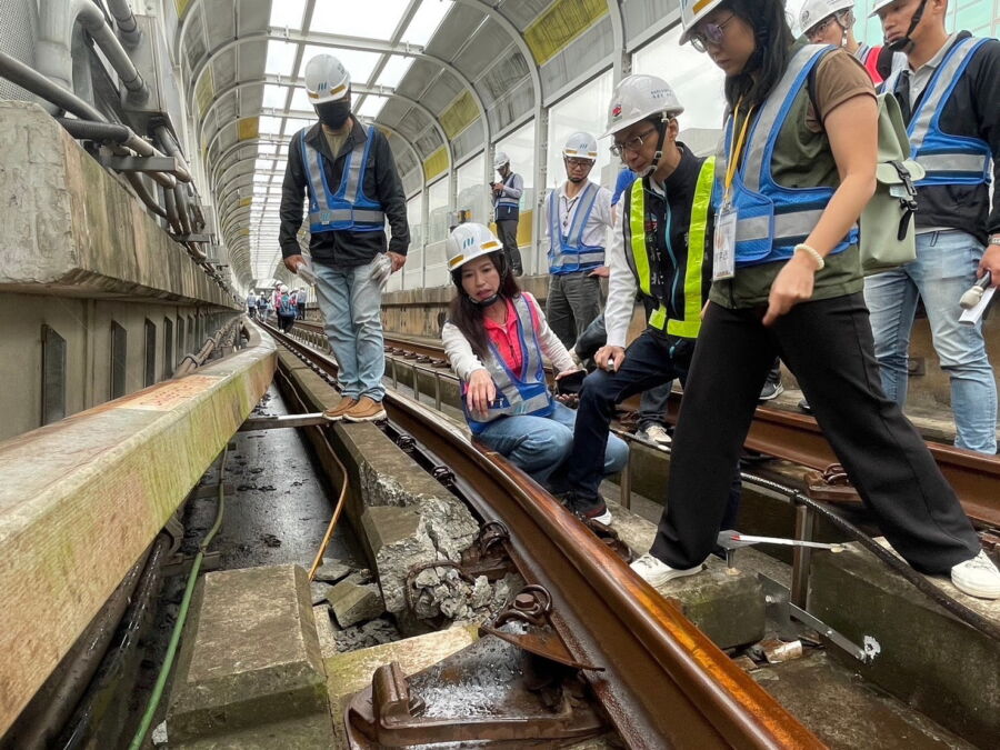 圖／民進黨新北市議員張嘉玲今（13）日前往捷運環狀線會勘。（新北市議員張嘉玲服務處提供）