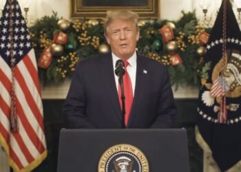 川普向台灣討「保護費」鴻海跌近4%！郭台銘身價一天蒸發140億