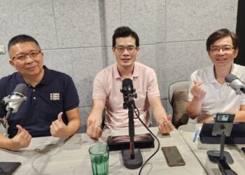 圖／新北市動保處秘書謝侑達提醒毛爸毛媽們，要記得幫毛小孩申辦身分證、植晶片，以免違反動物保護法。（艾瑞克引新聞）