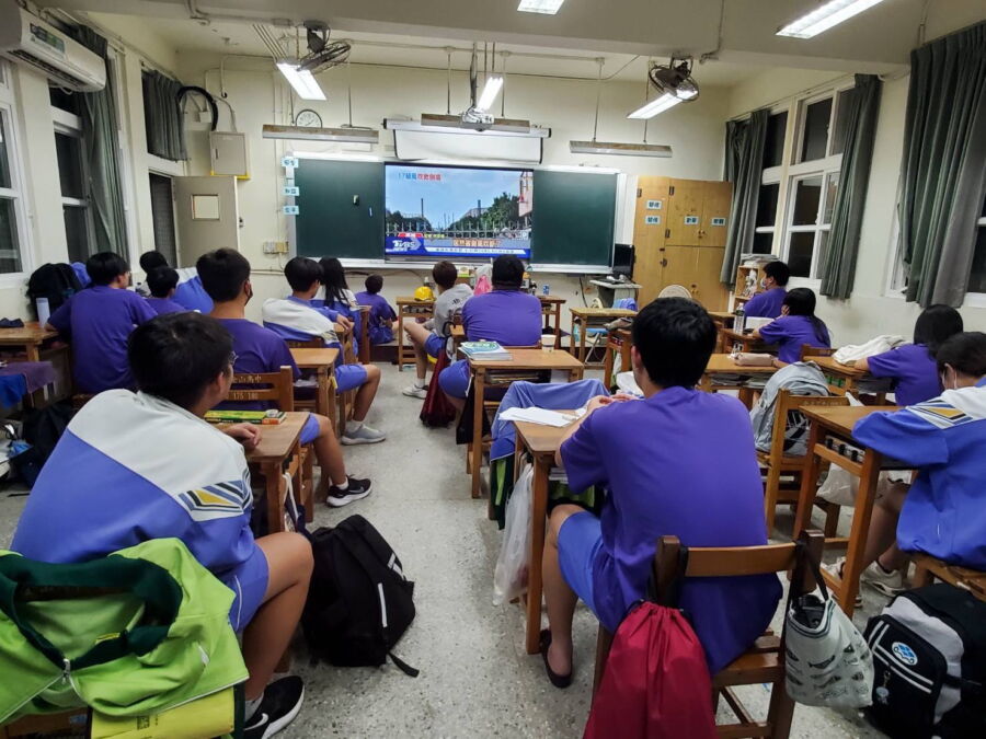 圖／為確保學生安全，中角國小、金山國小、金美國小及金山高中等四校4日夜間將部份的師生安置於校內。（新北市政府教育局提供）