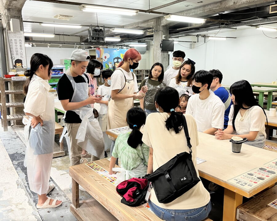 圖／歡慶國慶另類玩法，預約陶瓷DIY製作獨一無二的國慶禮物。（新北市政府觀光旅遊局提供）