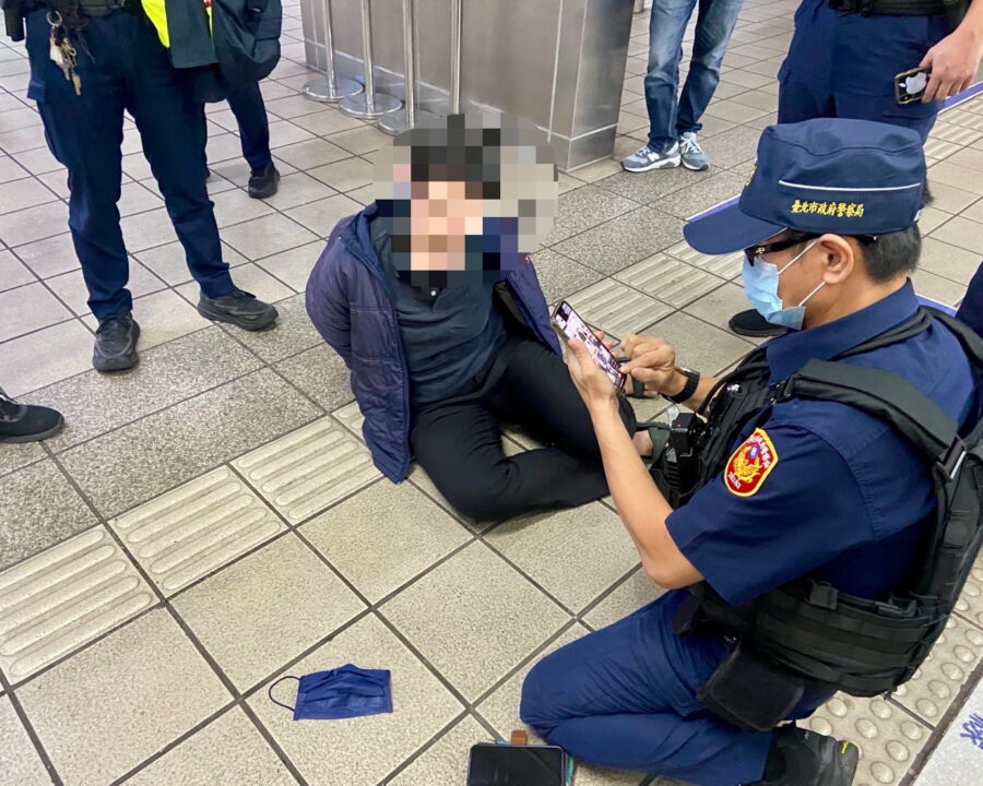 圖／台北捷運板南線江子翠站8日晚間發生持刀攻擊事件，引發社會的關注。（新北市政府警察局海山分局提供）