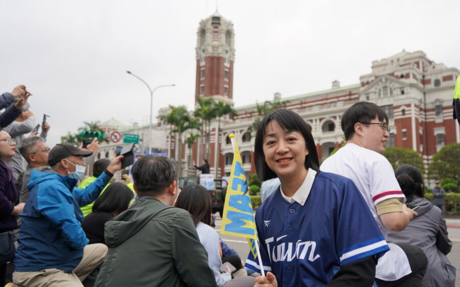 圖／王婉諭強調，不分立場、不分顏色、不分黨派，此刻，所有人都是「Team Taiwan」的一份子。（時代力量提供）