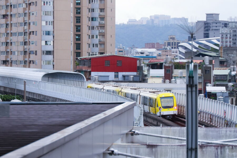 圖／新北環狀線恢復正常班距為尖峰時段5-7分鐘、離峰時段8-10分鐘。（新北市政府新聞局提供）