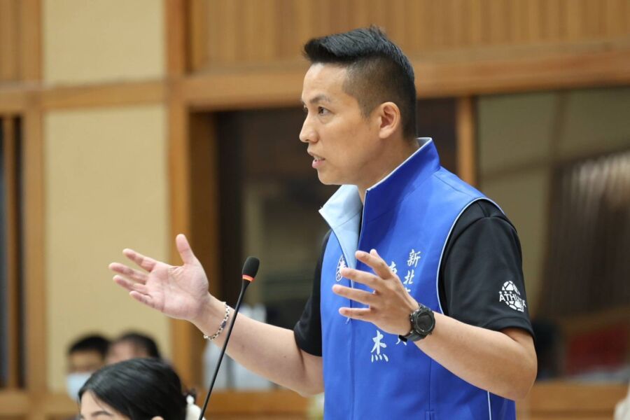 圖／陳偉杰直言，搜索民進黨部查真相有這麼難？是因為怕查出更多共諜，所以不敢出手嗎？（新北市議員陳偉杰提供）