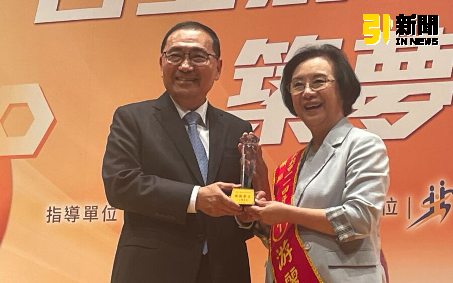 圖／新北市長侯友宜頒獎表揚170位模範勞工、59位優良駕駛及14家優良工會。（記者陳志仁攝，2025.04.24）