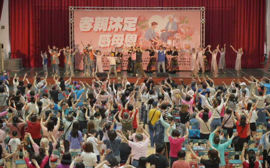 圖／母親節前夕！新北市議員林金結今（4）日舉辦「孝親沐足感恩母恩活動」，吸引近500位民眾參與。（新北市議員林金結提供）