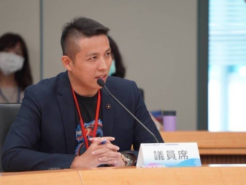 圖/新北市議員陳偉杰建議地方政府衛生局建立追蹤萊豬流向終端市場的機制,透過明確標示規範,讓民眾有自主選擇的權利。(新北市議員陳偉杰提供)