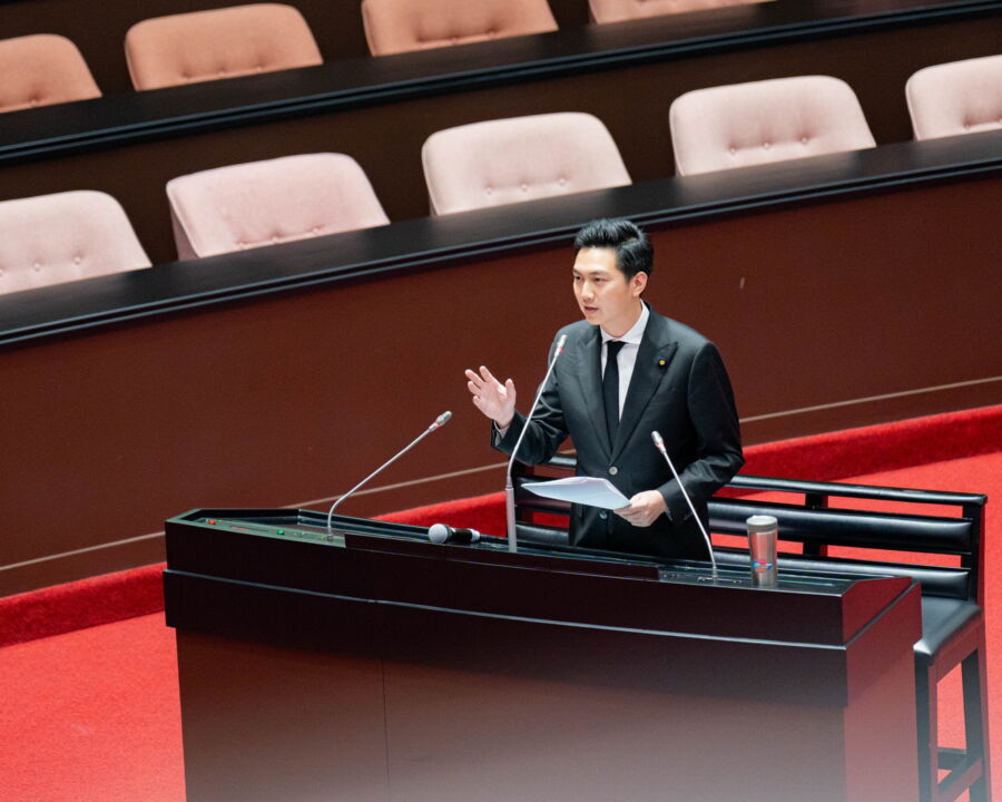 圖／立委廖偉翔認為，學生放假的規定，可由行政部門自行調整。（立委廖偉翔辦公室提供）