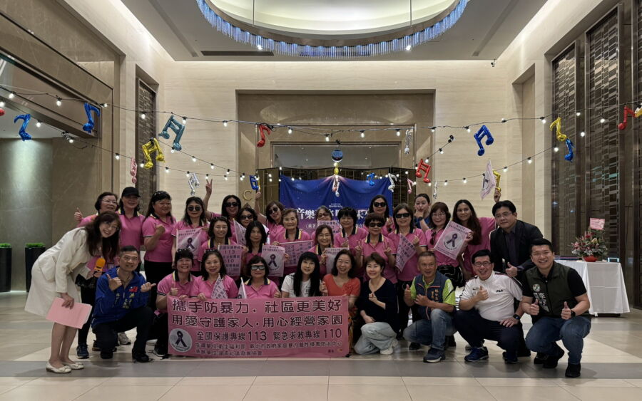 圖／新北市林口「未來之丘四大社區」今（10）日在社區中庭舉辦「2025未來之丘母親節感恩市集」。（新北市議員李宇翔提供）