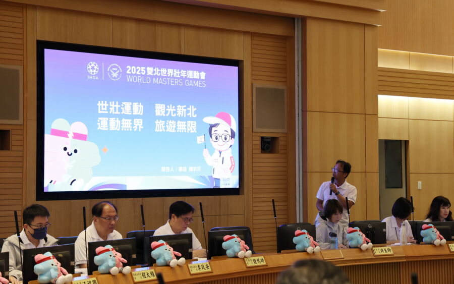 圖／新北市政府觀光旅遊局長楊宗珉今（21）日在市政會議上，以「世壯運動 觀光新北 運動無界 旅遊無限」為題介紹各項觀光作為。（新北市政府觀光旅遊局提供）