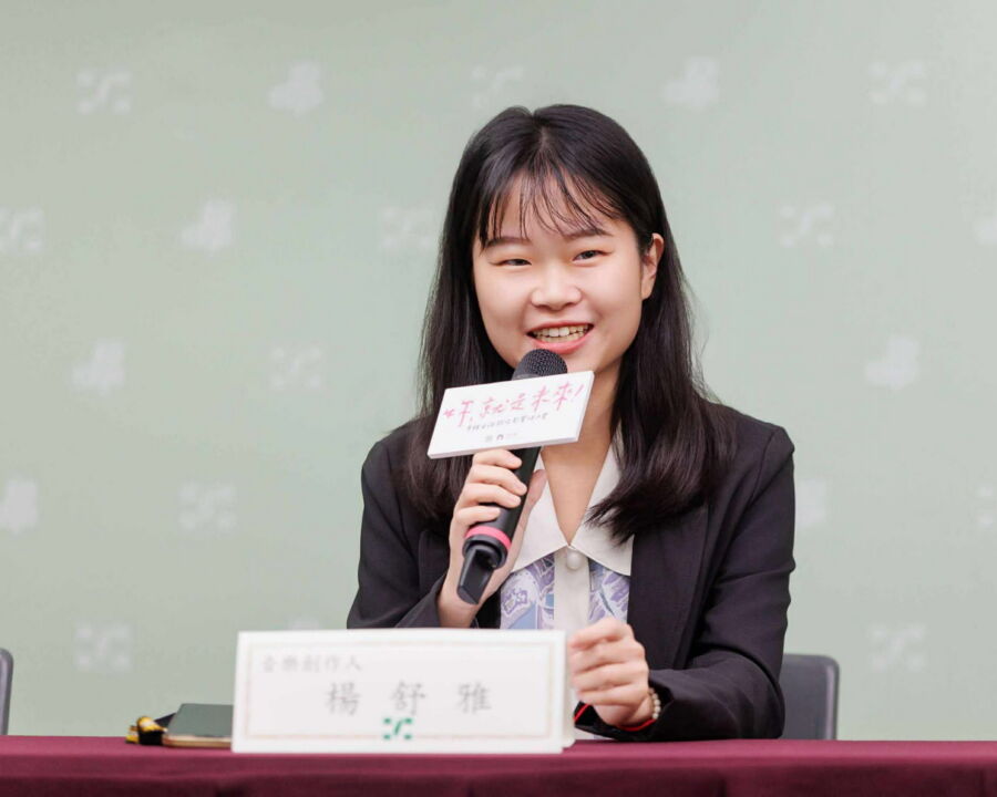 圖／音樂創作人楊舒雅直言，女性早已是公民倡議的重要基石，在罷免行動超過六成志工是女性，卻成為性騷擾與暴力對象。（民進黨提供）