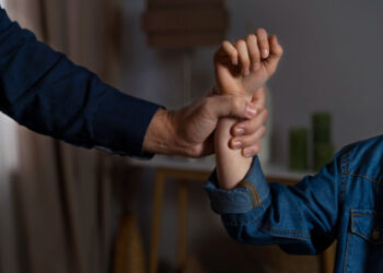 逢甲畢典爭議持續燃燒！女兒情緒崩潰　家長控加害者拍照嬉鬧