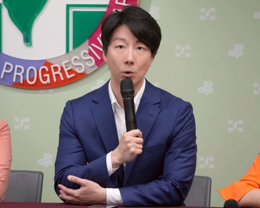 圖／民進黨發言人吳崢指出，試問「國家利益優先政黨利益」這句話，黃國昌主席還有放在心上嗎？（民進黨提供）