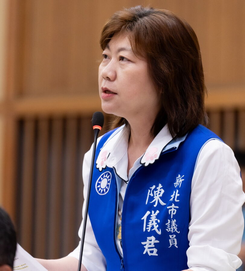 圖／國民黨新北市議員陳儀君直指，中央衛福部心理健康促進相關預算編列，國人每年分配到的額度「甚至比一瓶礦泉水還少」。（國民黨團提供）
