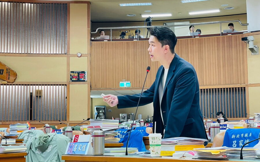 圖／新北市議員呂家愷認為，市府協助里長汰換公務機車，但全面都換電動車並不實際，應提供油車與電動車雙軌制選項。（新北市議員呂家愷提供）
