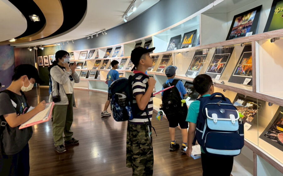 翻開閱讀希望　大成國小學童首訪誠品與青少年圖書館
