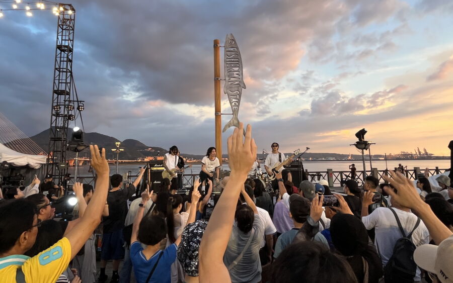 圖／淡水漁人舞台卡司陣容堅強，邀集12組實力樂團與樂迷零距離互動開唱。（新北市政府觀旅局提供）