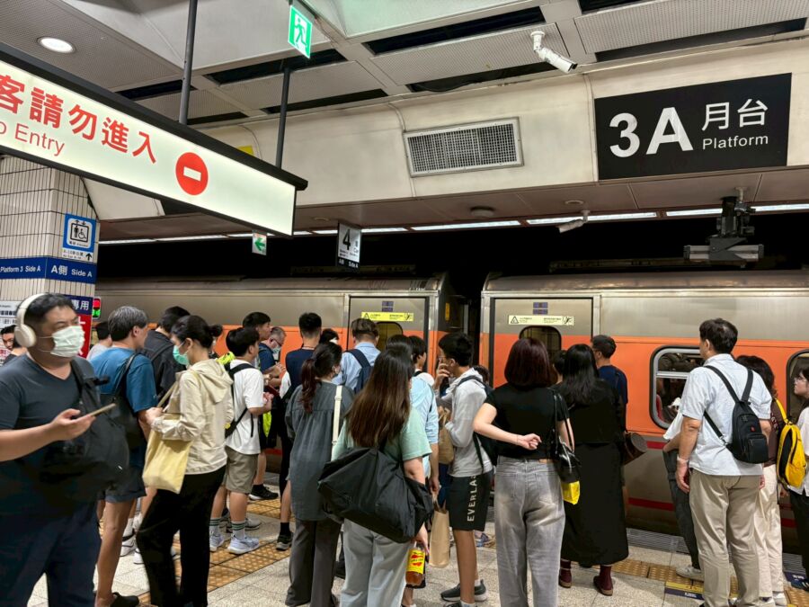 掰了博愛座！立院火速改名優先席　刪掉「老弱婦孺」掀論戰