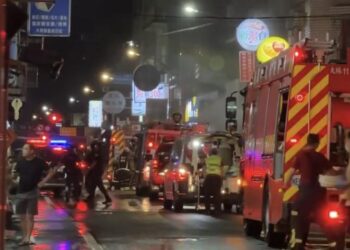 桃園餐廳深夜氣爆　店面炸飛「1男腳掌都是血」倒地