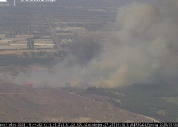 野火燒不停！加州火海吞2公路　火勢恐暴增百倍嚇壞居民