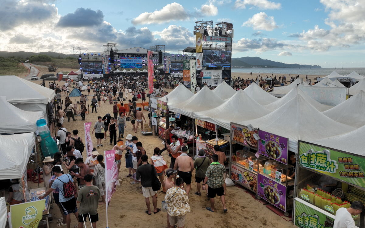 搖滾福隆！新北河海音樂季貢寮場登場　迪士尼沙雕同步開展