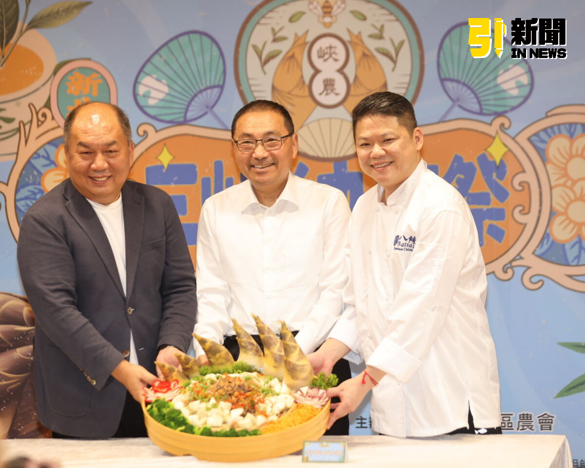 圖／新北市長侯友宜特別出席記者會一同推廣納涼三寶「綠竹筍、茶葉、蜂蜜」。（記者陳志仁攝，2025.07.15）