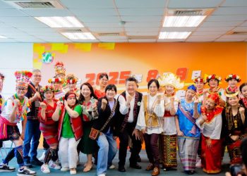 圖／為響應8月9日世界原住民族日，民進黨中央黨部今（6）日舉辦族語吟唱紀念活動。（民進黨提供）