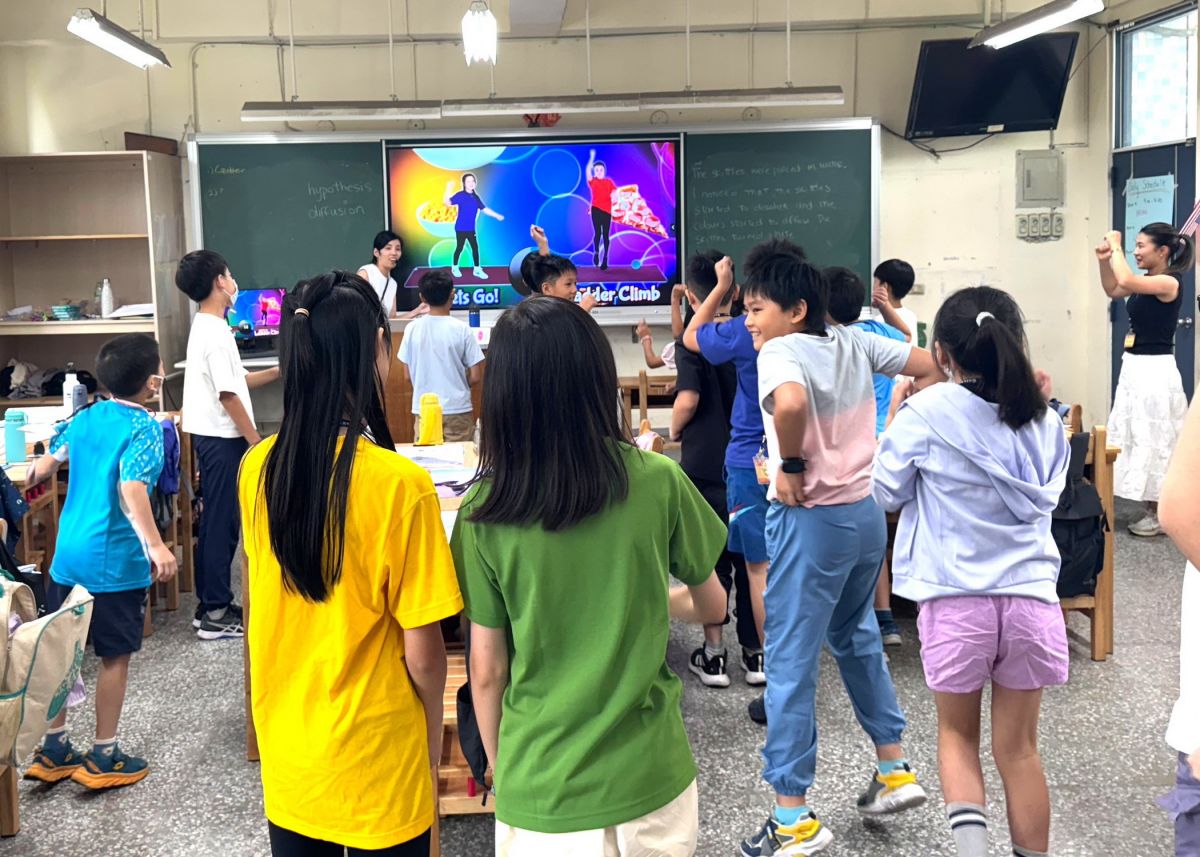 圖／英文單字運動遊戲活化課堂氣氛。（新北市政府教育局提供）