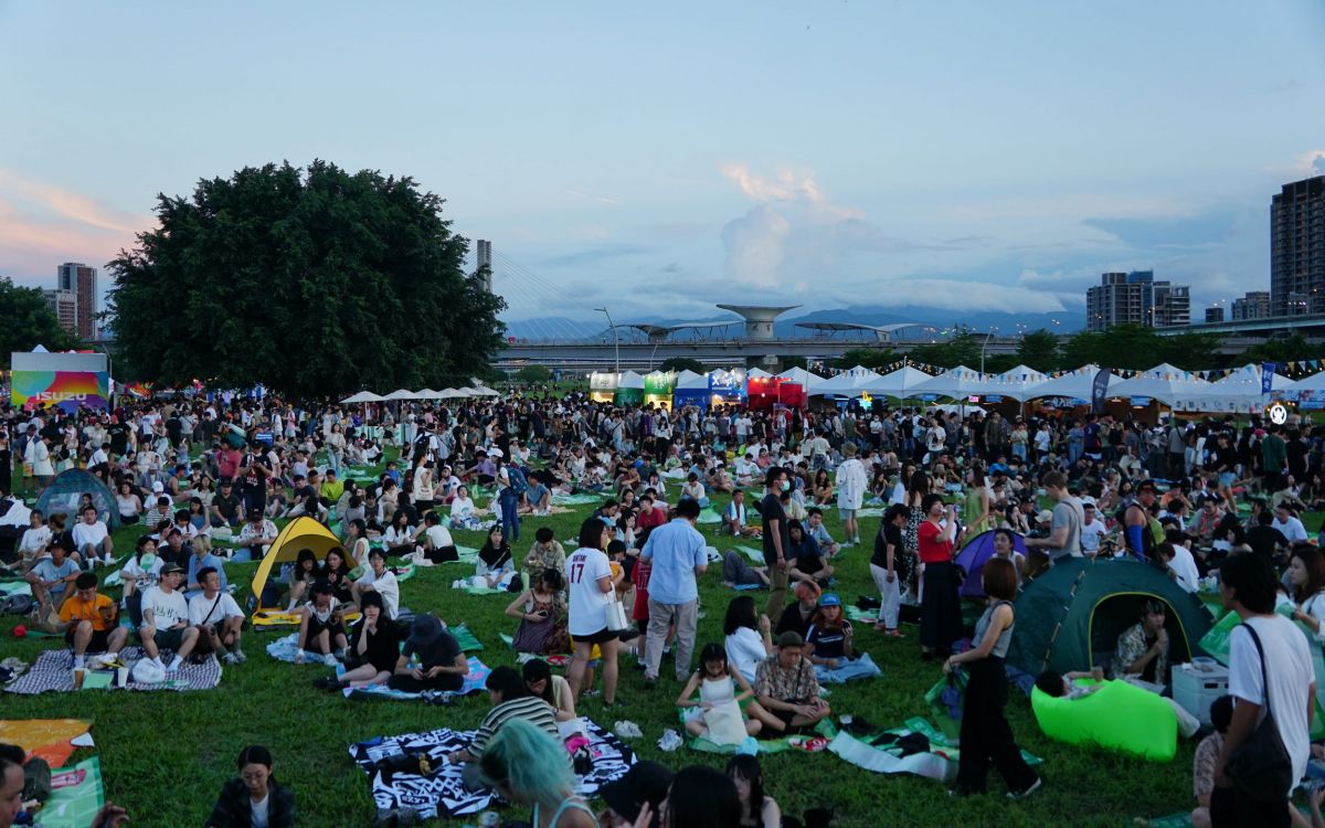 圖/新北市河海音樂季最終站於新北大都會公園登場,誠摯邀請市民朋友,共赴這場夏末最精彩的搖滾盛典。(圖為2023年資料照,新北市政府觀光旅遊局提供)