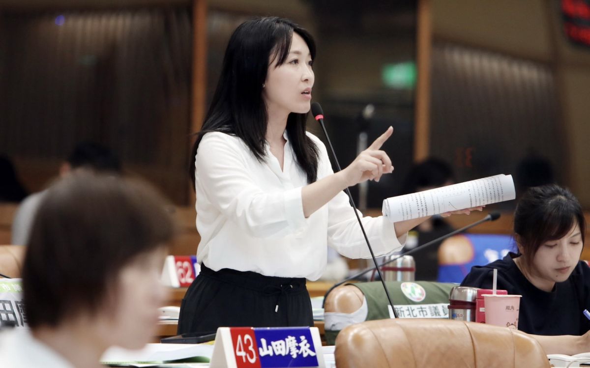 圖／山田摩衣認為，宗教類場所的公廁落後，不僅特優率低，還有退步情形，要求市府輔導單位更積極協助宗教團體改善設施。（新北市議員山田摩衣提供）