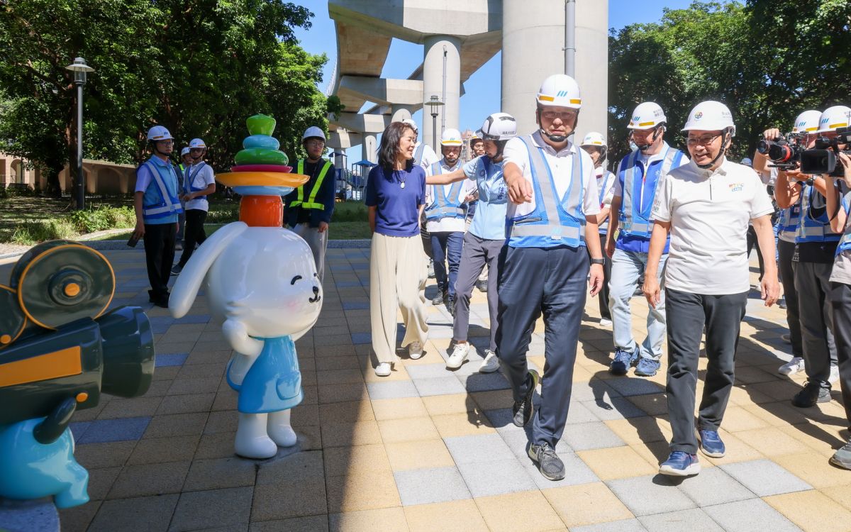 圖／三鶯線12座車站站站都有公共藝術，打造三鶯線成為行動美術館。（新北市政府新聞局提供）