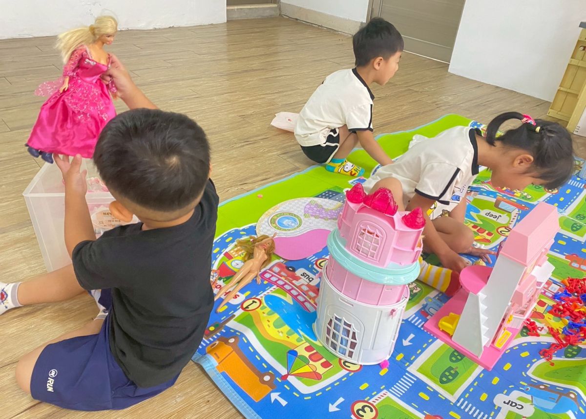 圖/每位孩童選玩自己喜歡的玩具。(新北市政府社會局提供)