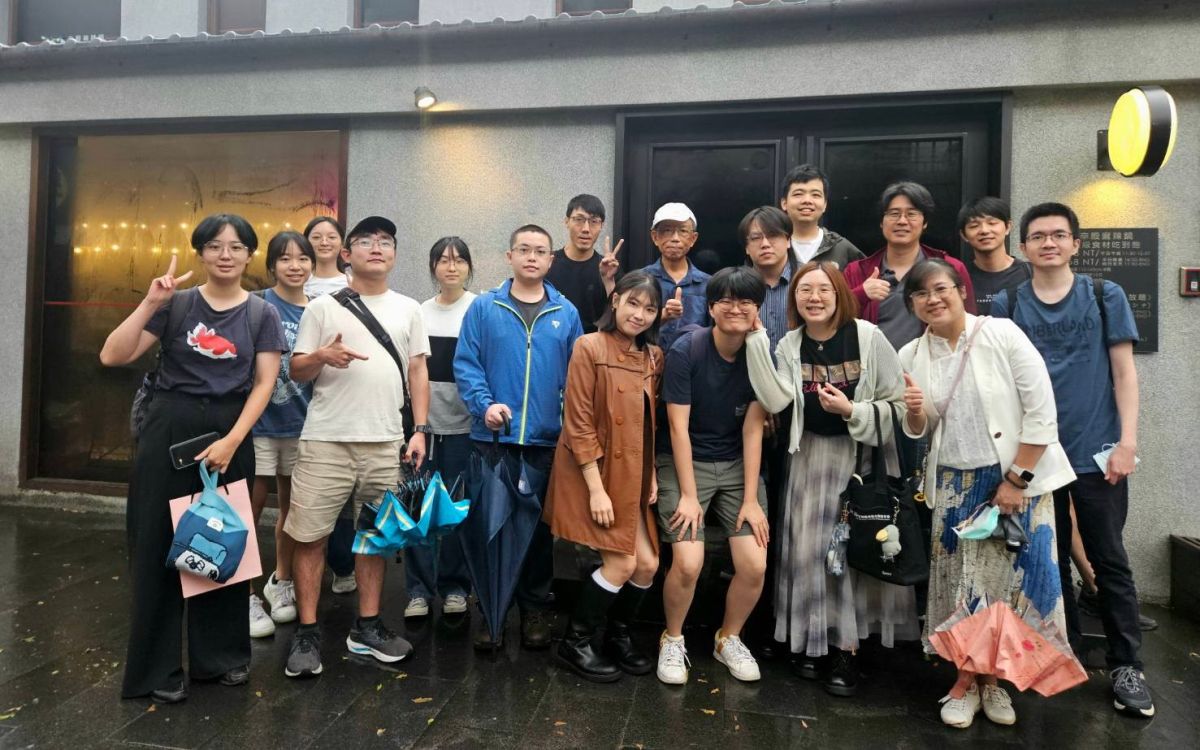 圖/恩主公醫院教研部范守仁主任及台灣大學醫學院腦與心智科學研究所王培育所長,共同指導研究團隊成員。(恩主公醫院提供)