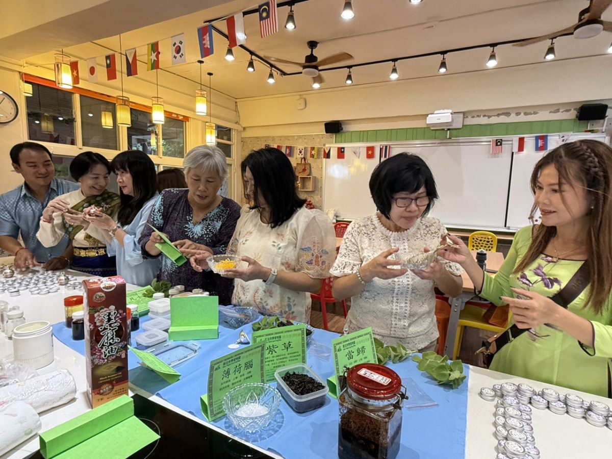 新住民親煉紫雲膏　700份暖心手作送達花蓮災區