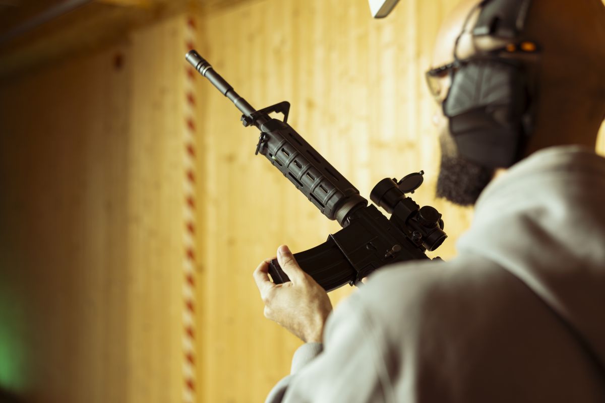 示意圖/海軍陸戰隊昨(29)日晚間傳出憾事,發生擊發意外,當場身亡。(擷取自 免費圖庫 freepik)