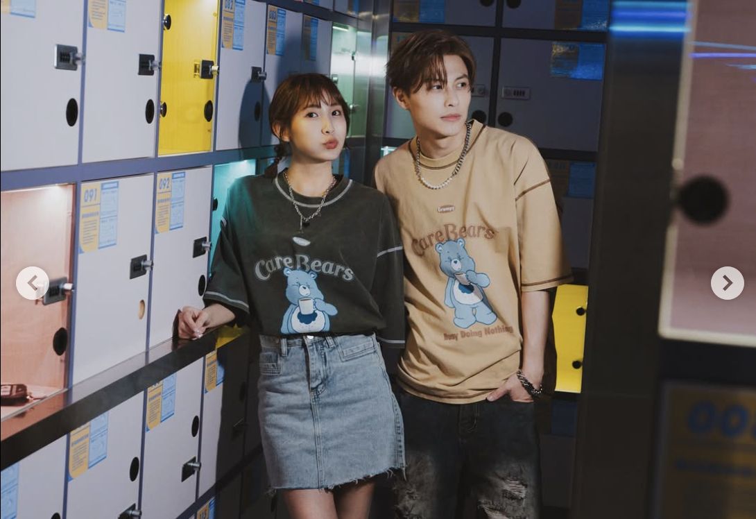 網瘋傳「裸擁照」疑似王子粿粿 浴室比對照曝光!名嘴揭關鍵一致 網瘋傳「裸擁照」疑似王子粿粿 浴室比對照曝光!名嘴揭關鍵一致