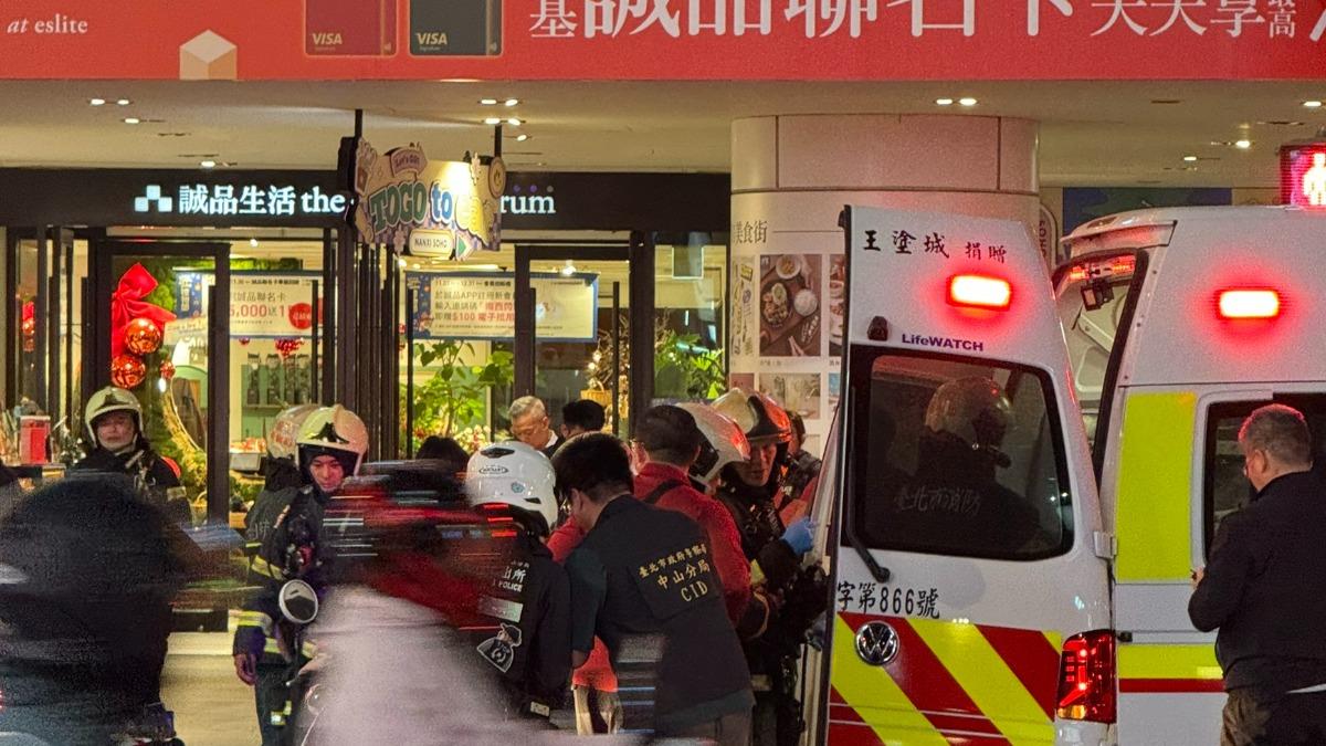 圖／犯嫌從誠品樓上一躍而下。（民眾提供）