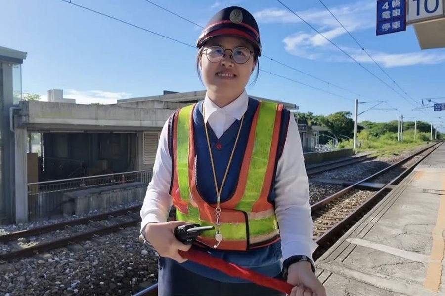 圖/盧姓副站長車禍昏迷,許多鏟子超人集氣。(翻攝臉書)