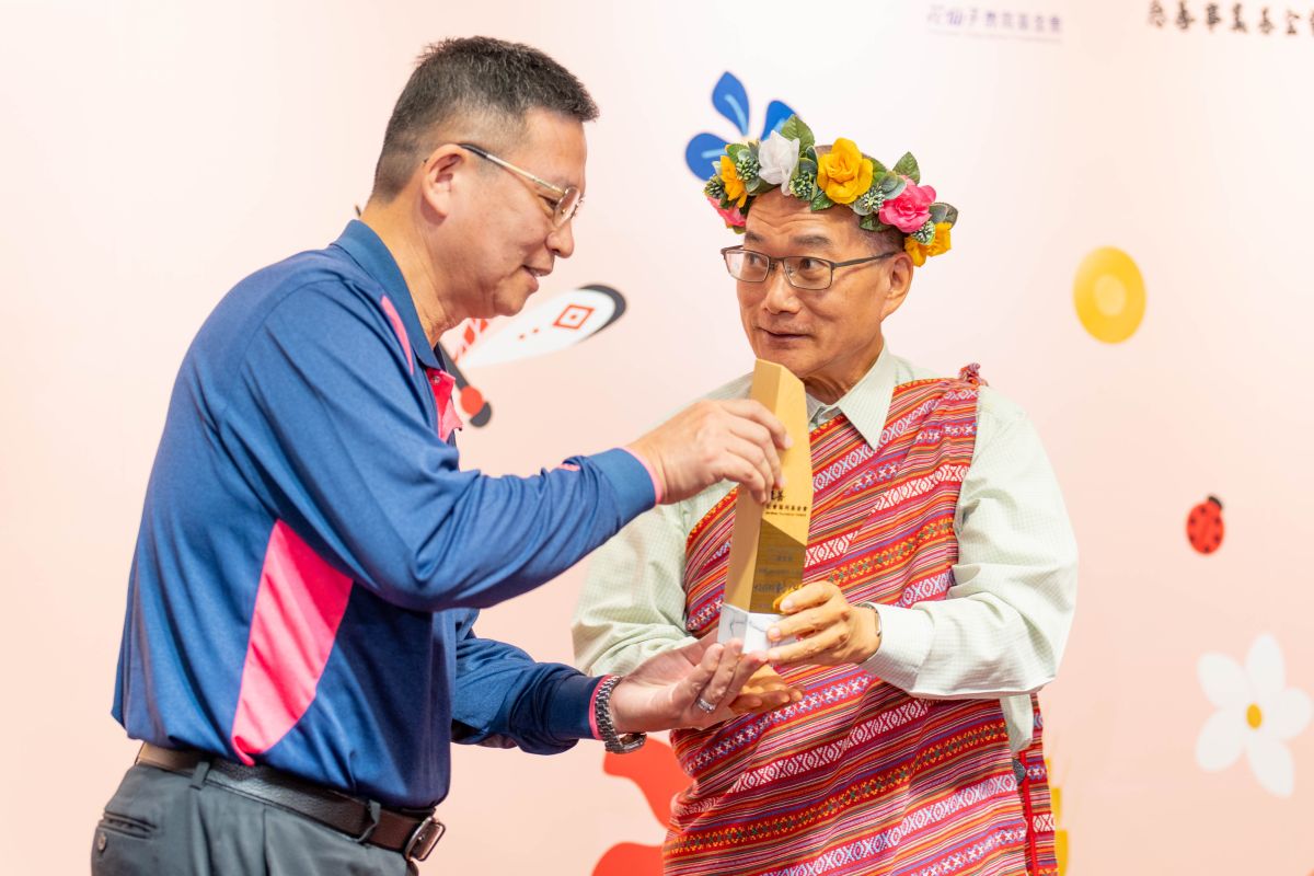 圖/禎祥食品副總經理莊志成代表頒獎。(至善基金會 提供)