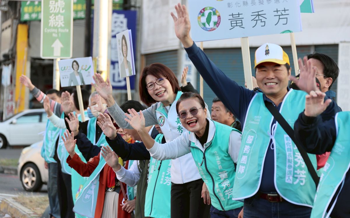 彰化縣長初選衝刺！黃秀芳台一線大拜票盼民調唯一支持
