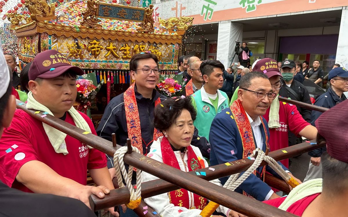 侯友宜參拜樹林濟安宮五朝圓醮　保生大帝遶境祈安