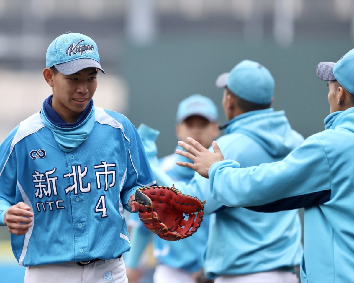 圖/2025新北富邦U18棒球賽22隊參賽,新北市藍隊由最強隊長張乙安帶領爭霸。(新北市政府體育局提供)